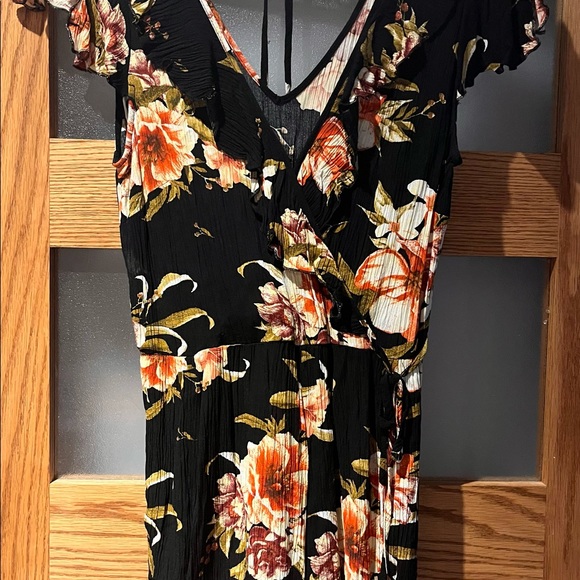 Xhilaration shorts romper. Size M. Black floral. - Picture 5 of 7